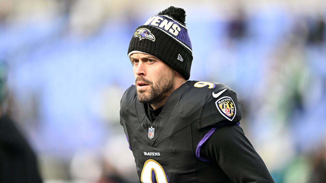 BALTIMORE, MARYLAND - DECEMBER 01: Justin Tucker #9 of the Baltimore Ravens warms up prior to a game against the Philadelphia Eagles at M&T Bank Stadium on December 01, 2024 in Baltimore, Maryland.