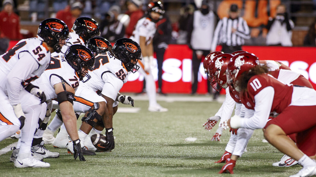 PULLMAN, WA - NOVEMBER 29: The Oregon State Beavers and Washington State Cougars lineup during the game between the Oregon State Beavers and the Washington State Cougars on November 29, 2025, at Martin Stadium in Pullman, WA.
