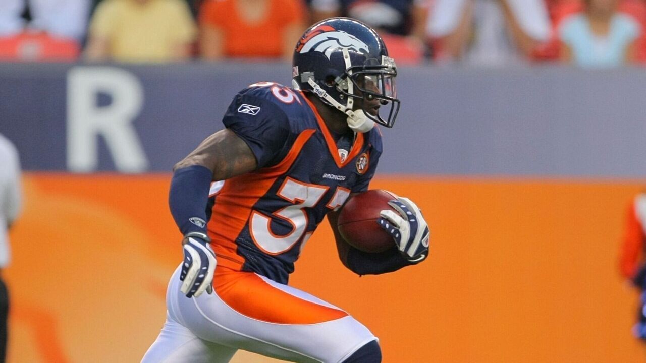 DENVER - SEPTEMBER 3: Alphonso Smith #33 of the Denver Broncos returns the opening kick off for thirty yards during the NFL preseason game against the Arizona Cardinals at Invesco Field at Mile High on September 3, 2009 in Denver, Colorado.