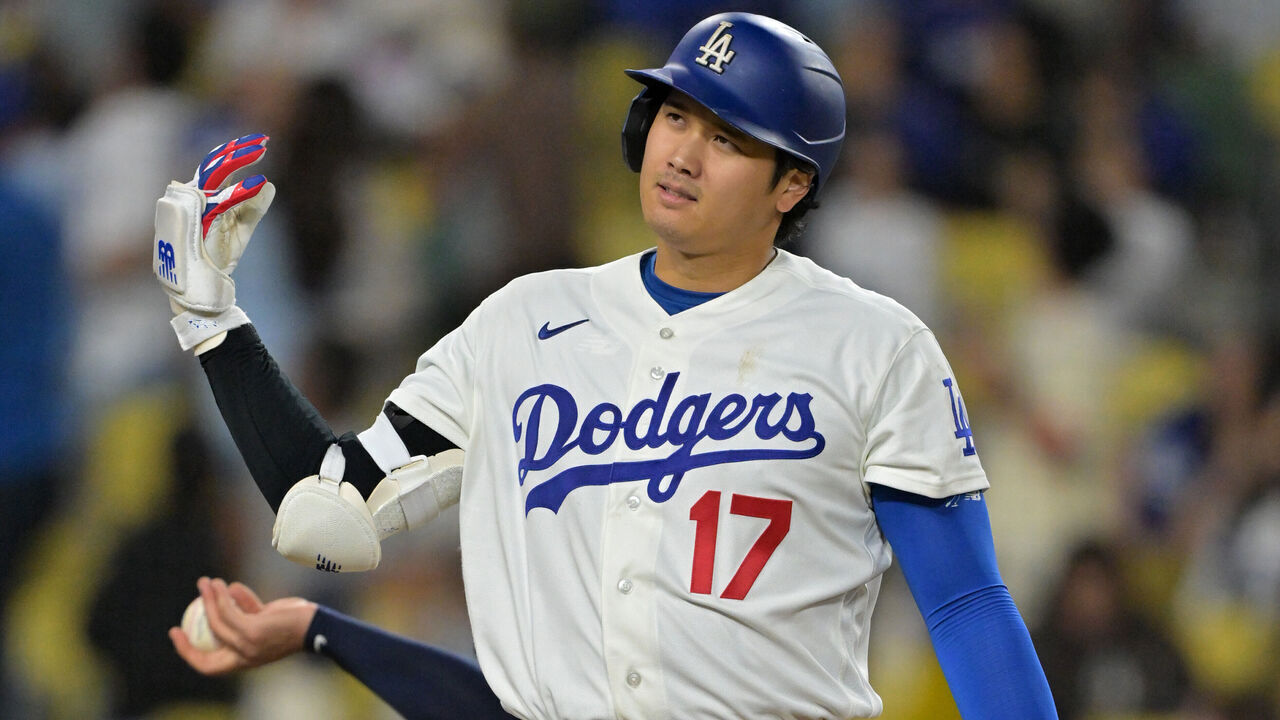 LOS ANGELES, CALIFORNIA - SEPTEMBER 2: Shohei Ohtani #17 of the Los Angeles Dodgers reacts after a foul ball during the ninth inning against the St. Louis Cardinals at Dodger Stadium on September 2, 2026 in Los Angeles, California.