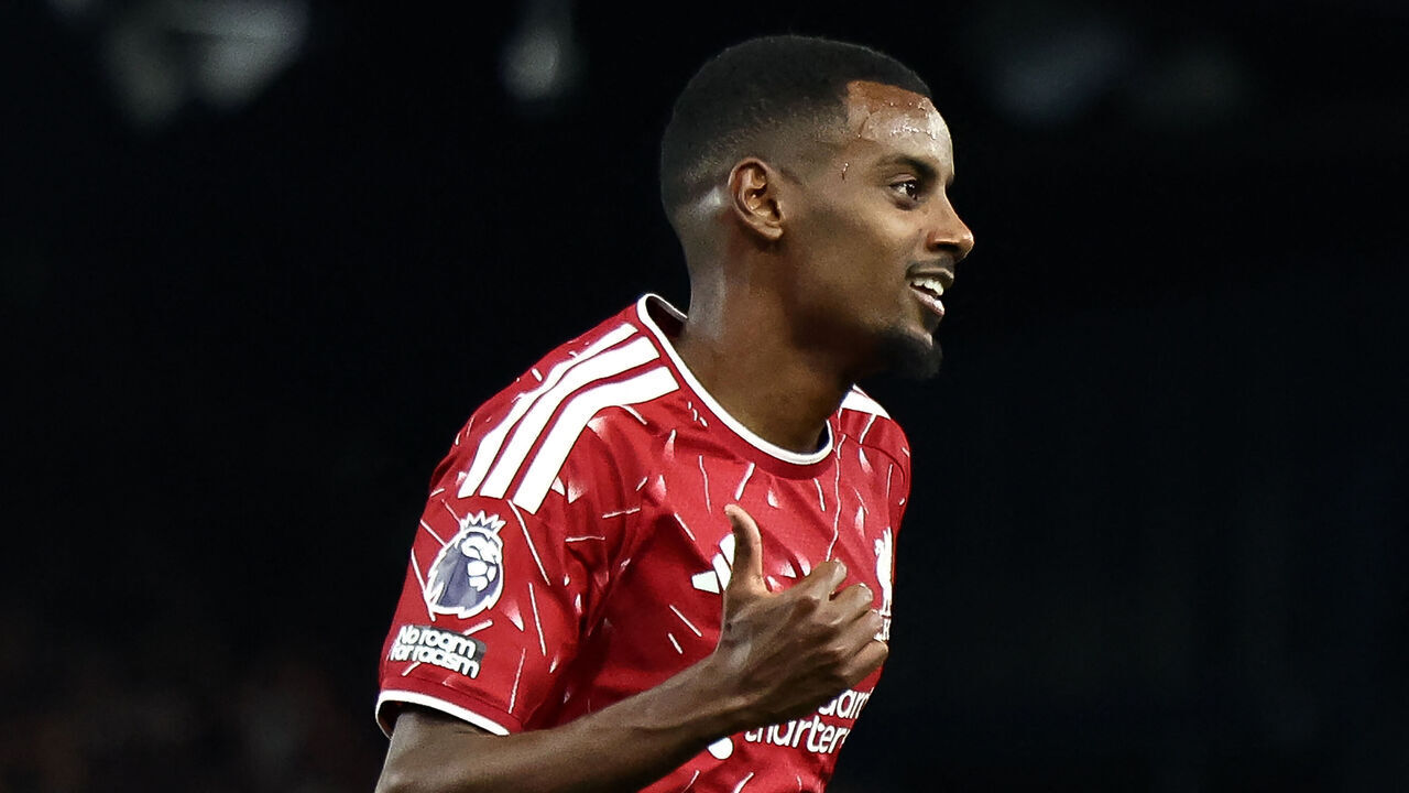 Liverpool's Swedish striker #09 Alexander Isak celebrates scoring the team's second goal during the English Premier League football match between Ipswich Town and Liverpool at Portman Road in Ipswich, eastern England on September 4, 2026. / RESTRICTED TO EDITORIAL USE. No use with unauthorized audio, video, data, fixture lists, club/league logos or 'live' services. Online in-match use limited to 120 images. An additional 40 images may be used in extra time. No video emulation. Social media in-match use limited to 120 images. An additional 40 images may be used in extra time. No use in betting publications, games or single club/league/player publications. /