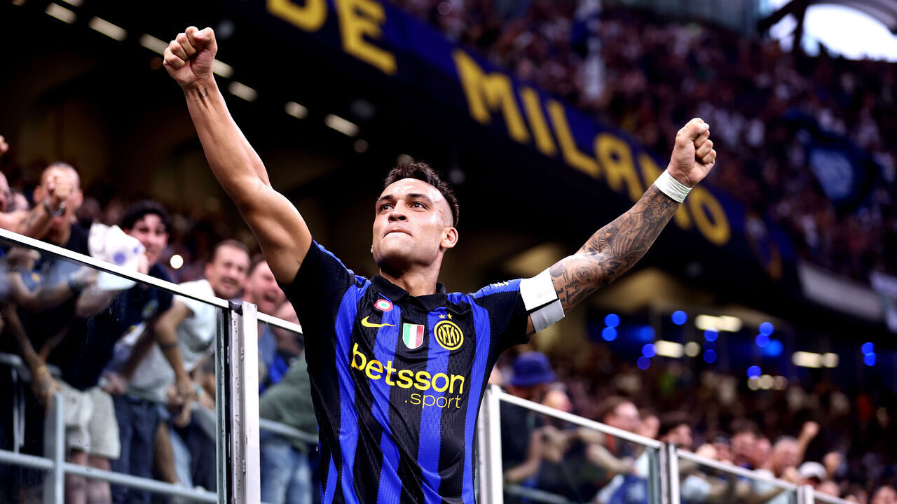 STADIO GIUSEPPE MEAZZA, MILANO, ITALY - 2026/09/05: Lautaro Martinez of Fc Internazionale celebrates after scoring a goal during the Serie A football match between Fc Internazionale and SSC Napoli. Fc Internazionale wins 3-2 over Ssc Napoli.