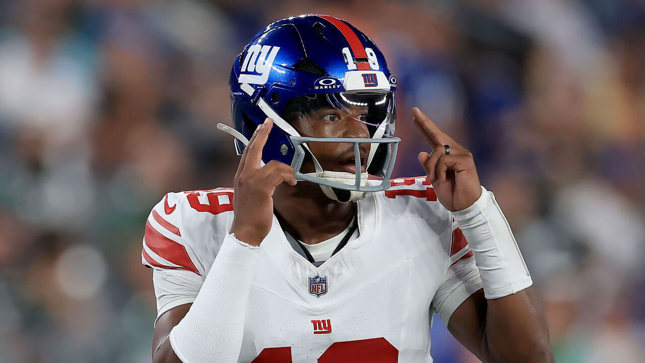 EAST RUTHERFORD, NEW JERSEY - AUGUST 28: Jameis Winston #19 of the New York Giants calls out the play during the first half of a preseason game against the New York Jets at MetLife Stadium on August 28, 2026 in East Rutherford, New Jersey.