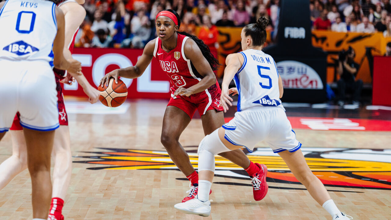 BERLIN, GERMANY - SEPTEMBER 06: Jackie Young of USA drives to the basket during the FIBA Women's Basketball World Cup Germany 2026 match between Italy and USA at Berlin Arena on September 06, 2026 in Berlin, Germany.