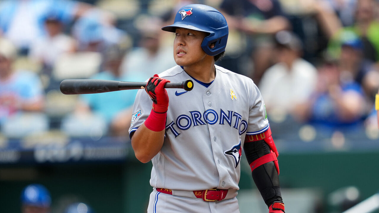 KANSAS CITY, MISSOURI - SEPTEMBER 06: Kazuma Okamoto #7 of the Toronto Blue Jays reacts during the second inning against the Kansas City Royals at Kauffman Stadium on September 06, 2026 in Kansas City, Missouri.