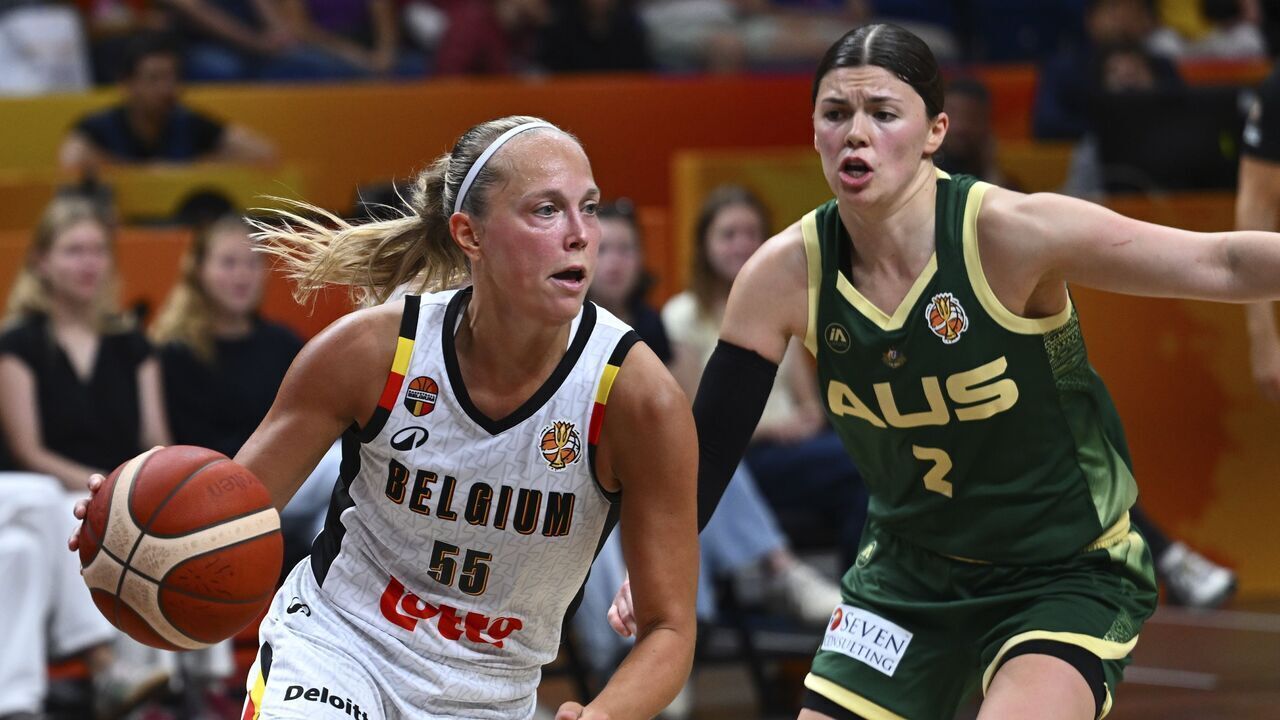 BERLIN, GERMANY - SEPTEMBER 07 : Allemand Julie point guard of Belgium and Melbourne Jade guard of Australia during the FIBA Women's Basketball World Cup group C phase match between Belgium and Australia in Berlin on September 7, 2026 in Berlin, Germany, 07/09/2026 ( Photo by Vincent Kalut / Photonews via Getty Images)