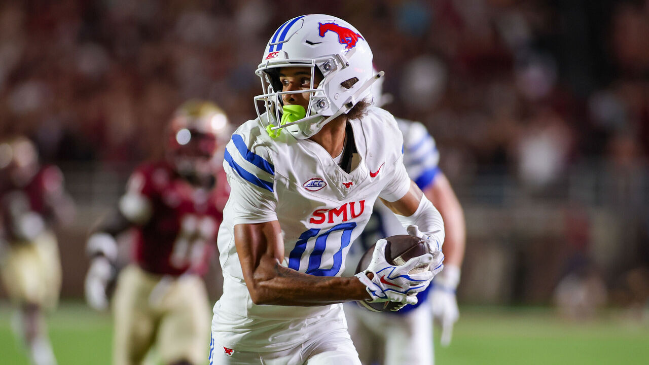 TALLAHASSEE, FL - SEPTEMBER 07: Southern Methodist University Mustangs wide receiver Jalen Cooper (10) runs to the end zone for a touchdown during the game between SMU and Florida State on September 7, 2026 at Doak Campbel Stadium in Tallahassee, FL.