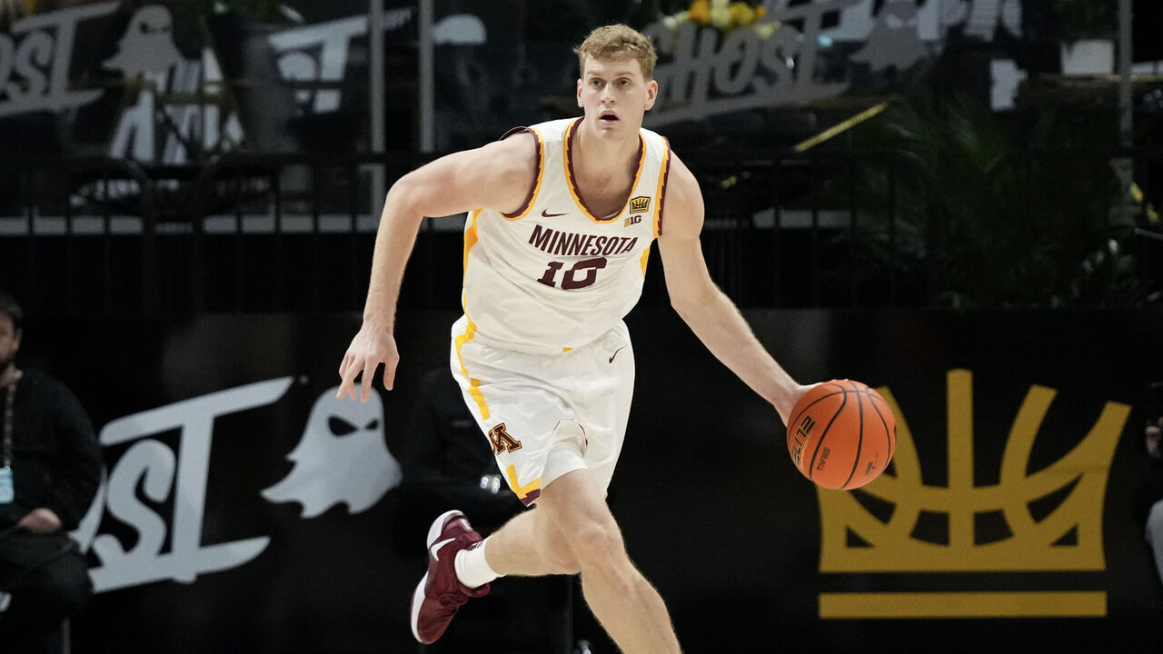 LAS VEGAS, NEVADA - APRIL 01: Cade Tyson #10 of the Minnesota Golden Gophers dribbles the ball against the Baylor Bears in the second half in a first round game of the College Basketball Crown tournament at MGM Grand Garden Arena on April 01, 2026 in Las Vegas, Nevada. The Bears defeated the Gophers 67-48.