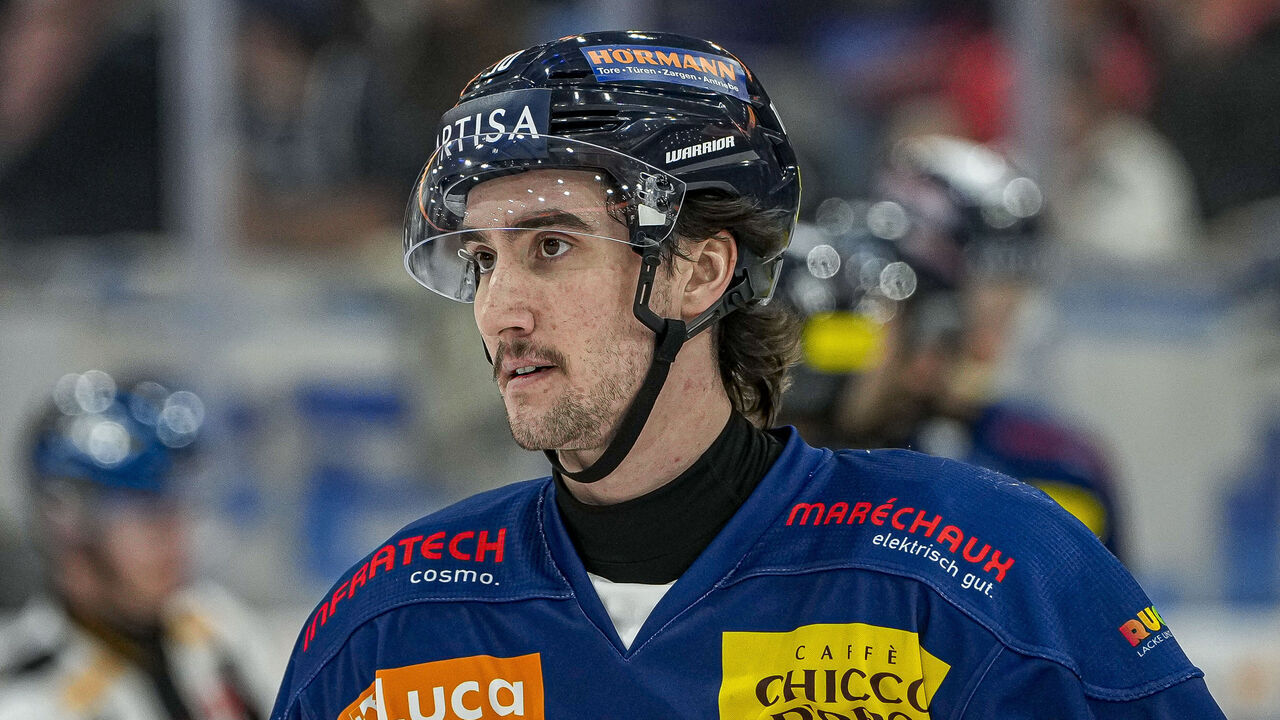 AMBRI, SWITZERLAND - NOVEMBER 29: Alex Formenton of Ambri during the Swiss National League match between HC Ambri-Piotta and EHC Biel-Bienne at Gottardo Arena on November 29, 2025 in Ambri, Switzerland.