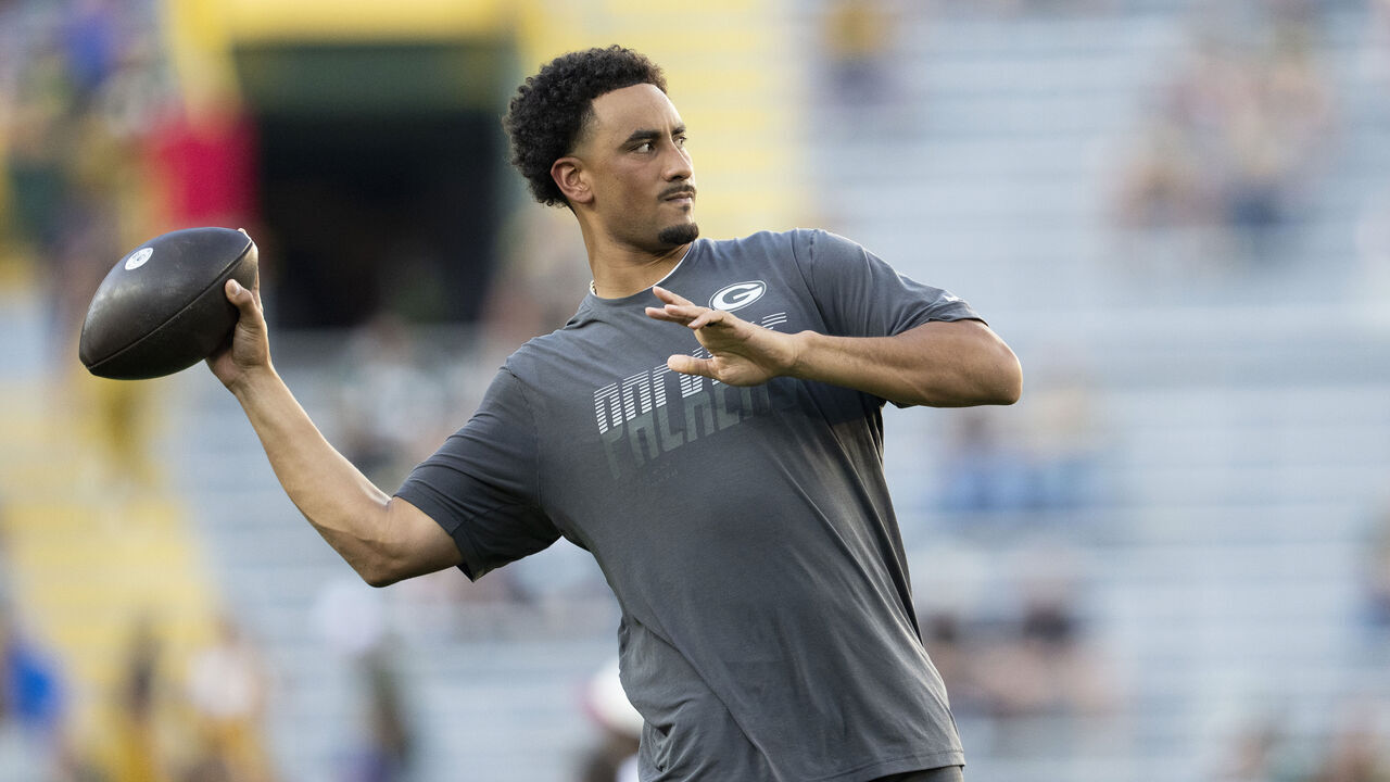 GREEN BAY, WISCONSIN - AUGUST 28: Jordan Love #10 of the Green Bay Packers warms up before a preseason game against the Arizona Cardinals at Lambeau Field on August 28, 2026 in Green Bay, Wisconsin.