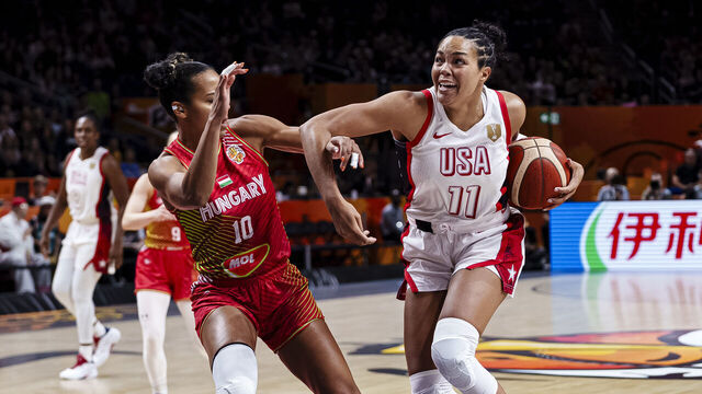 BERLIN, GERMANY - SEPTEMBER 10: Napheesa Collier of United States (R) battles for breaking thought the defence of Nina Aho of Hungary (L) during the FIBA Women's Basketball World Cup Germany 2026 Quarter-finals match between United States and Hungary at Berlin Arena on September 10, 2026 in Berlin, Germany.