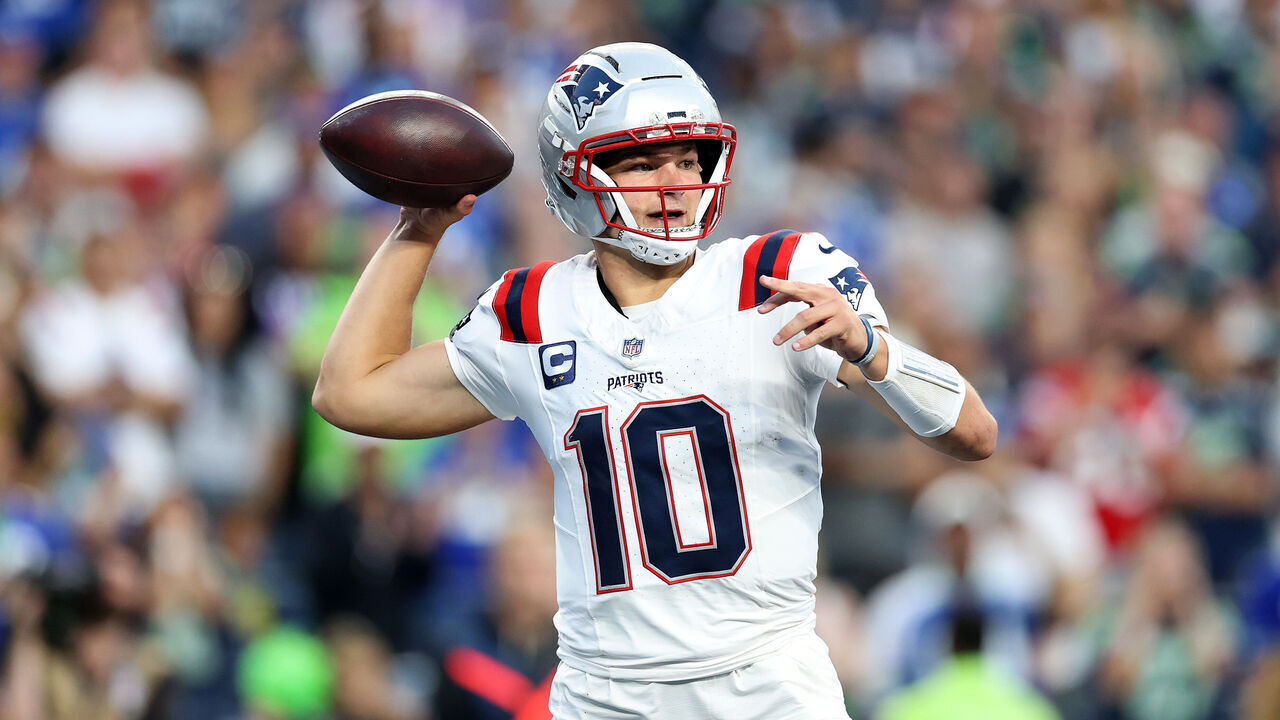 SEATTLE, WASHINGTON - SEPTEMBER 09: Drake Maye #10 of the New England Patriots throws a pass against the Seattle Seahawks during the third quarter in the game at Lumen Field on September 09, 2026 in Seattle, Washington.