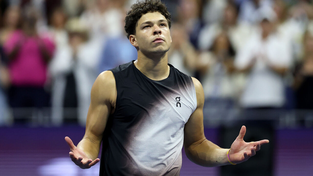 NEW YORK, NEW YORK - SEPTEMBER 11: Ben Shelton of the United States celebrates after defeating Frances Tiafoe of the United States in their Men's Semifinal match on Day Thirteen of the 2026 US Open at USTA Billie Jean King National Tennis Center on September 11, 2026 in the Flushing neighborhood of the Queens borough of New York City.