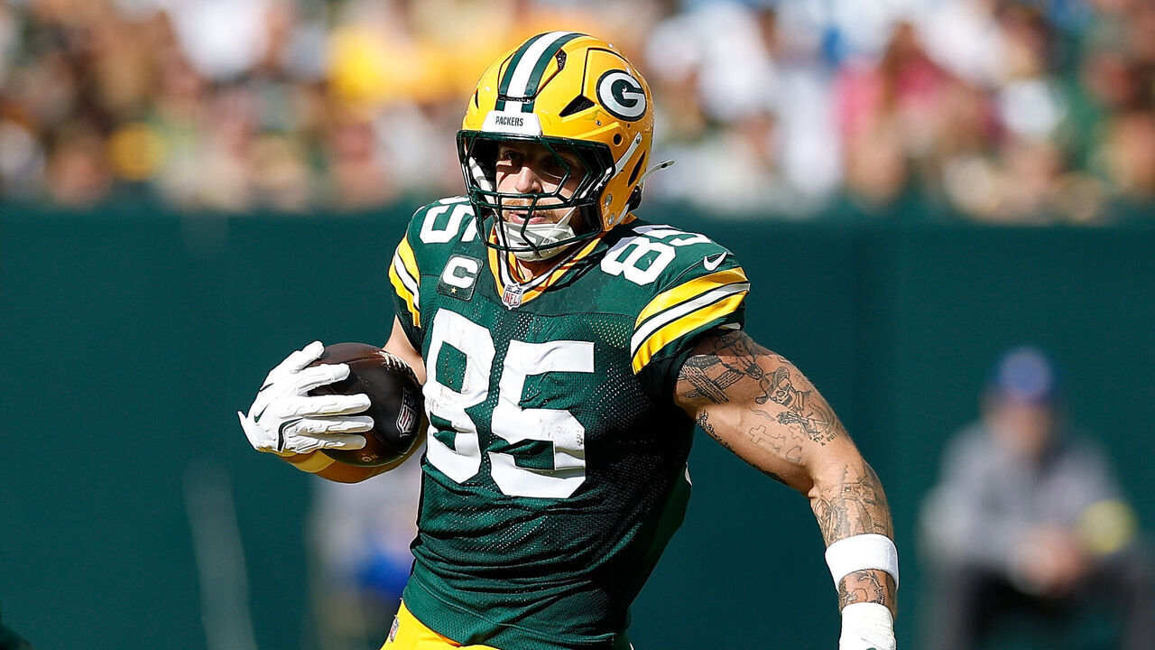 GREEN BAY, WISCONSIN - SEPTEMBER 07: Tucker Kraft #85 of the Green Bay Packers runs after the catch against the Detroit Lions at Lambeau Field on September 07, 2025 in Green Bay, Wisconsin.