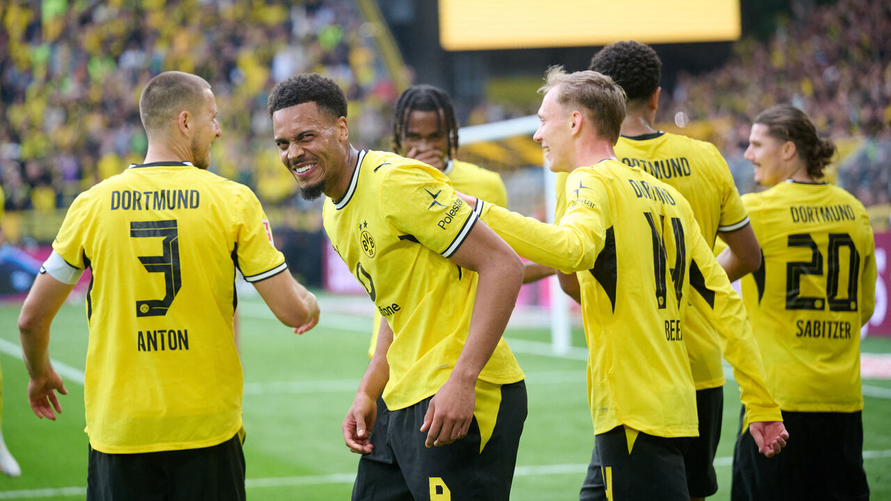 dpatop - 12 September 2026, North Rhine-Westphalia, Dortmund: Soccer, Men: Bundesliga, Borussia Dortmund vs. SC Paderborn 07, Matchday 3, Signal Iduna Park. Felix Nmecha (Borussia Dortmund) celebrates his goal to make it 3-0. Photo: Bernd Thissen/dpa - IMPORTANT NOTICE: In accordance with the regulations of the Bundesliga and the DFB (German Football Association), it is prohibited to use or allow the use of photographs taken in the stadium and/or during the game in the form of sequential images and/or video-like photo series.