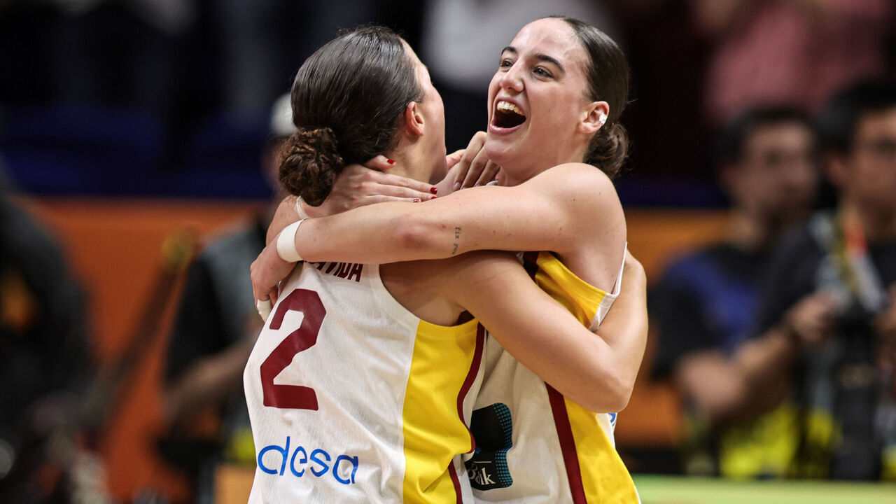 BERLIN, GERMANY - SEPTEMBER 13: Elena Buenavida of Spain, Iyana Martin of Spain celebrate winning the bronze medal during the FIBA Women's Basketball World Cup Germany 2026 3rd place match between Germany and Spain at Berlin Arena on September 13, 2026 in Berlin, Germany.