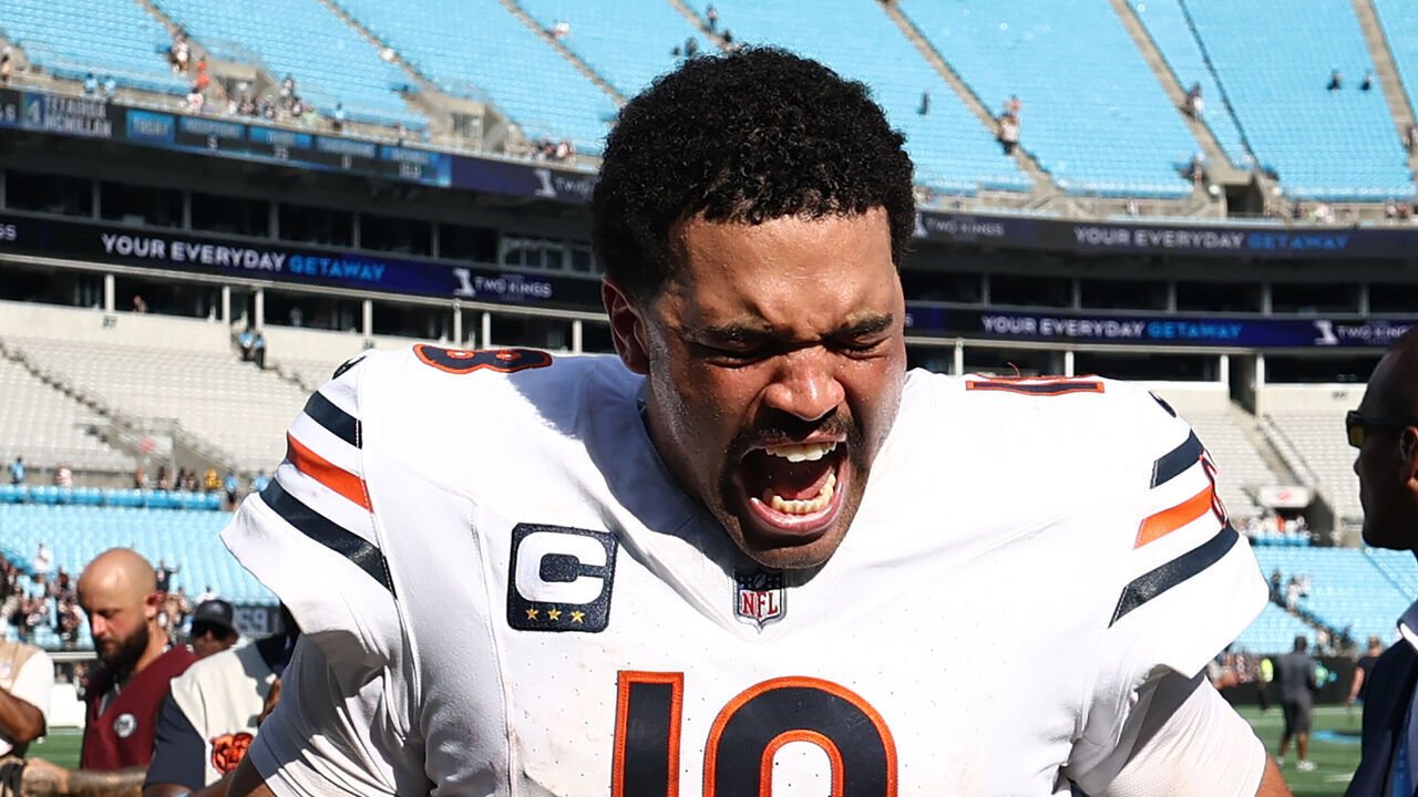 CHARLOTTE, NORTH CAROLINA - SEPTEMBER 13: Caleb Williams #18 of the Chicago Bears celebrates after their 59-37 win against the Carolina Panthers of the game at Bank of America Stadium on September 13, 2026 in Charlotte, North Carolina.