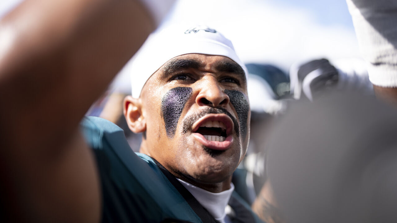 PHILADELPHIA, PENNSYLVANIA - SEPTEMBER 13: Jalen Hurts #1 of the Philadelphia Eagles reacts as he leads a huddle against the Washington Commanders during an NFL football game at Lincoln Financial Field on September 13, 2026 in Philadelphia, Pennsylvania.