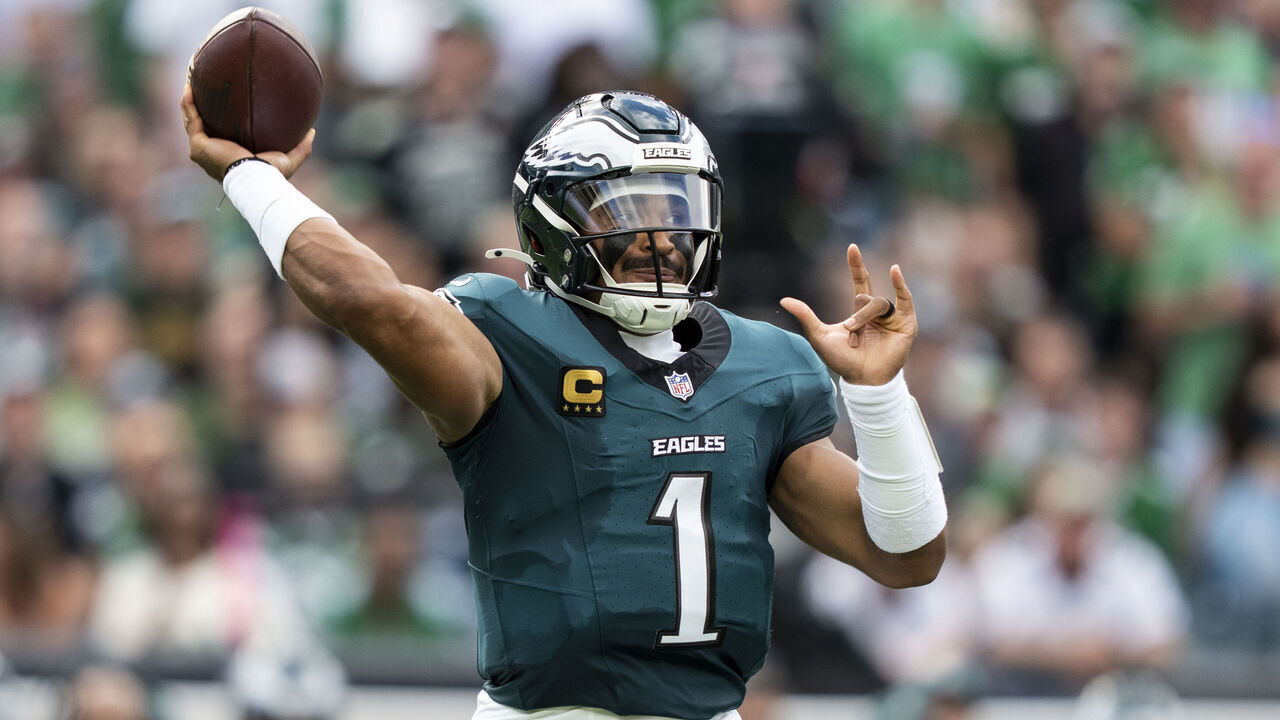 PHILADELPHIA, PENNSYLVANIA - SEPTEMBER 13: Jalen Hurts #1 of the Philadelphia Eagles looks to pass against the Washington Commanders during an NFL football game at Lincoln Financial Field on September 13, 2026 in Philadelphia, Pennsylvania.
