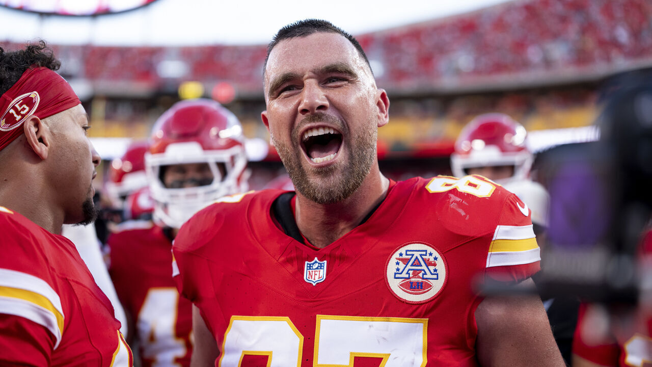 KANSAS CITY, MISSOURI - SEPTEMBER 14: Travis Kelce #87 of the Kansas City Chiefs reacts in a huddle against the Denver Broncos during an NFL football game at Arrowhead Stadium on September 14, 2026 in Kansas City, Missouri.