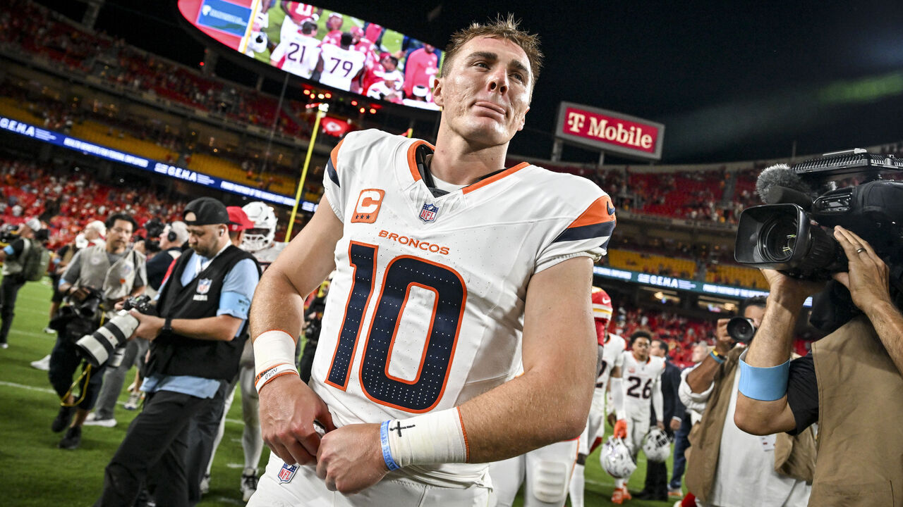 KANSAS CITY , MO - SEPTEMBER 14: Bo Nix (10) of the Denver Broncos leaves the field after the Kansas City Chiefs' 31-10 win at Arrowhead Stadium in Kansas City, Missouri on Monday, September 14, 2026.