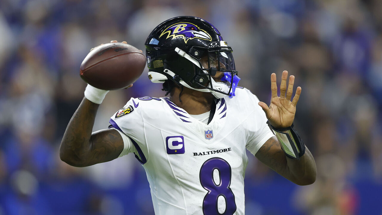 INDIANAPOLIS, IN - SEPTEMBER 13: Baltimore Ravens quarterback Lamar Jackson (8) throws a pass in the third quarter of play during a NFL game between the Baltimore Ravens and the Indianapolis Colts on September 13, 2026 at Lucas Oil Stadium in Indianapolis, IN.