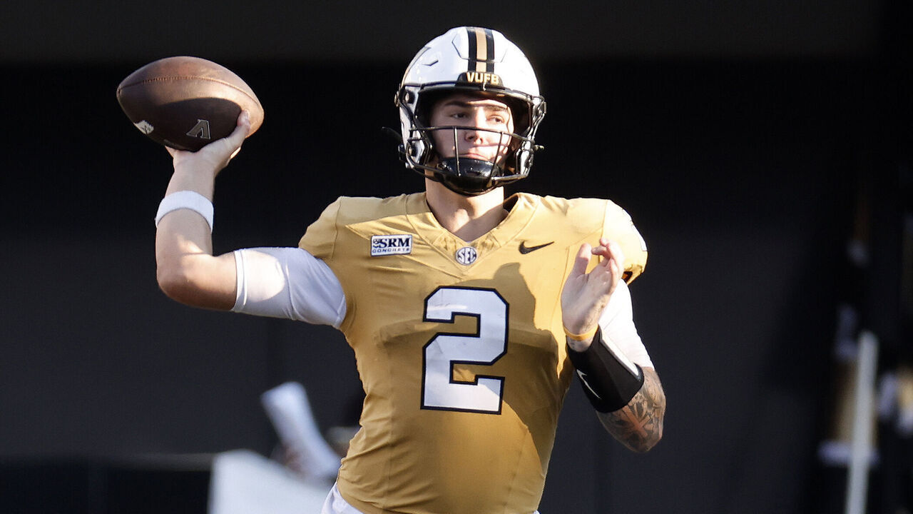 NASHVILLE, TN - SEPTEMBER 12: Vanderbilt Commodores quarterback Jared Curtis (2) prepares to pass the ball during a game between the Vanderbilt Commodores and Delaware Fightin' Blue Hens, September 12, 2026 at FirstBank Stadium in Nashville, Tennessee.