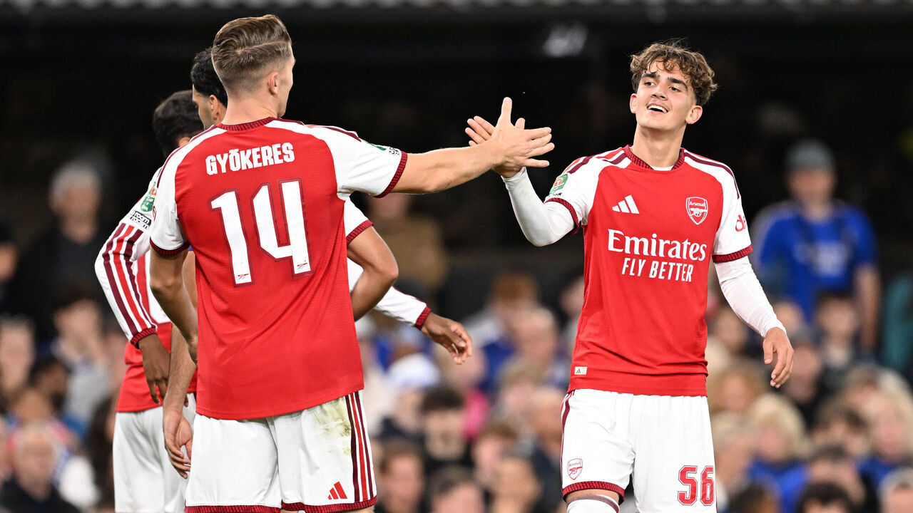 IPSWICH, ENGLAND - SEPTEMBER 15: Max Dowman of Arsenal celebrates scoring his team’s third goal with Viktor Gyokeres during the Carabao Cup Third Round match between Ipswich Town and Arsenal at Portman Road on September 15, 2026 in Ipswich, England.