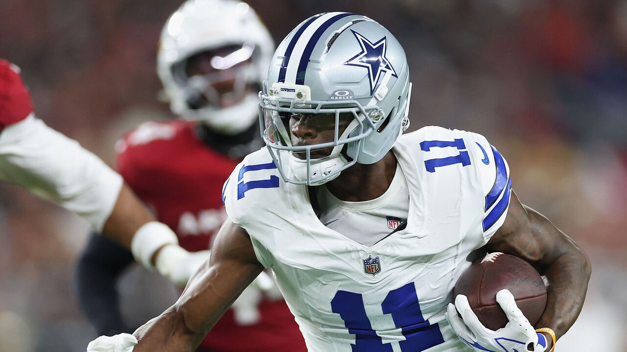 GLENDALE, ARIZONA - AUGUST 22: Marquez Valdes-Scantling #11 of the Dallas Cowboys makes a reception during the third quarter of the preseason NFL game against the Arizona Cardinals at State Farm Stadium on August 22, 2026 in Glendale, Arizona.