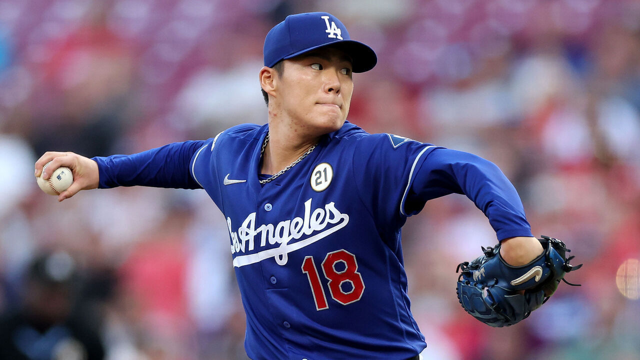 CINCINNATI, OHIO - SEPTEMBER 15: Yoshinobu Yamamoto #18 of the Los Angeles Dodgers throws a pitch against the Cincinnati Reds at Great American Ball Park on September 15, 2026 in Cincinnati, Ohio.