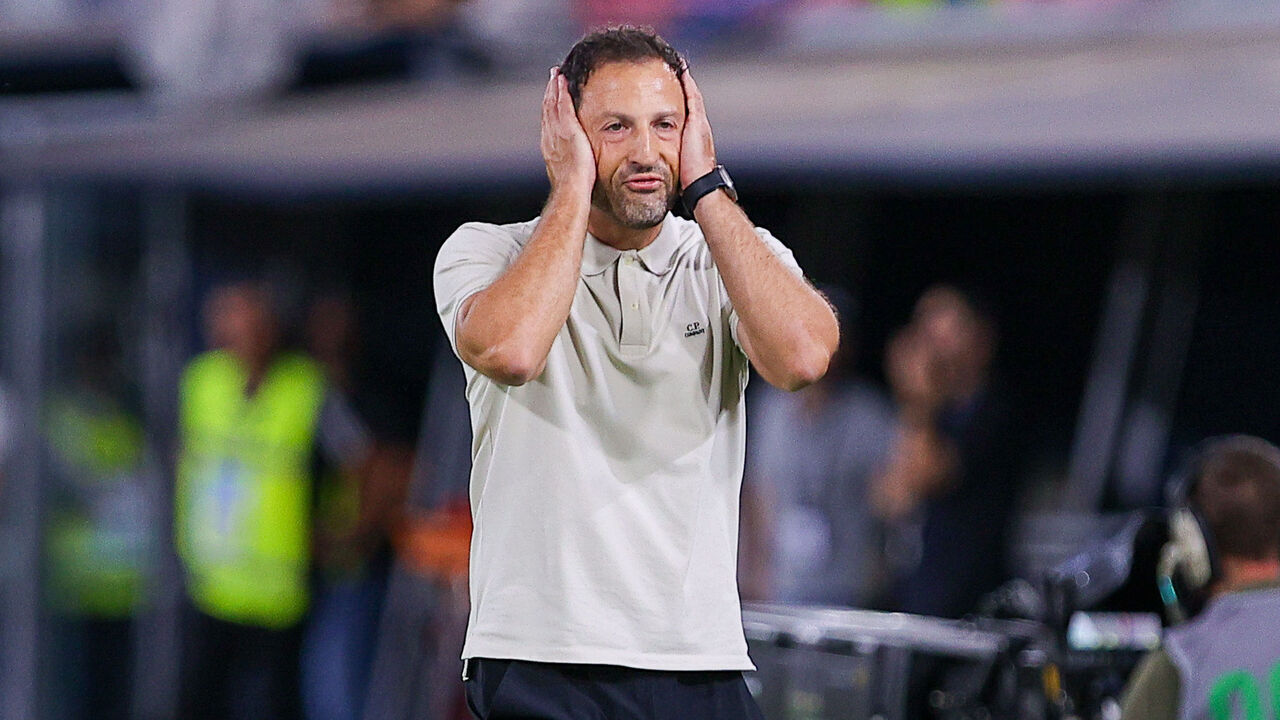 BOLOGNA, ITALY - SEPTEMBER 06: Domenico Tedesco head coach of Bologna FC disappointed after a red card during the Serie A match between Bologna FC and US Sassuolo at Stadio Renato Dall'Ara on September 06, 2026 in Bologna, Italy.
