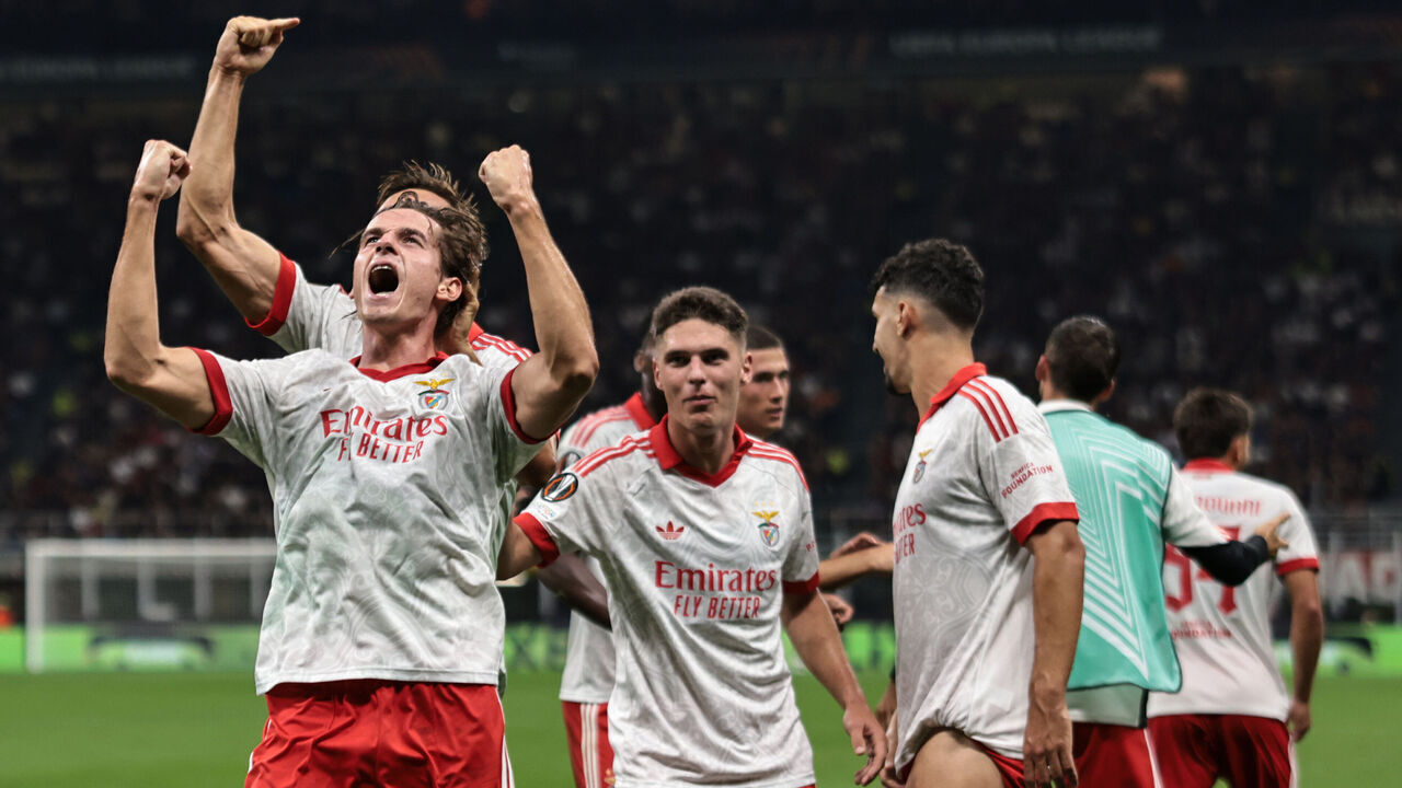 MILAN, ITALY - SEPTEMBER 16: Jakub Kaminski of Benfica celebrates his goal during the UEFA Europa League 2026/27 League Phase MD1 match between AC Milan and SL Benfica at Stadio San Siro on September 16, 2026 in Milan, Italy.