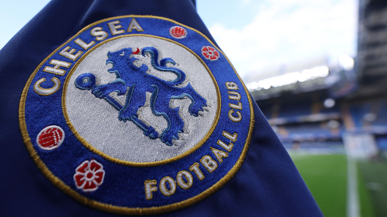 LONDON, ENGLAND - SEPTEMBER 09: View of the corner flag with the Chelsea badge on ahead of the Carabao Cup Third Round match between Chelsea and Leeds United at Stamford Bridge on September 09, 2026 in London, England.