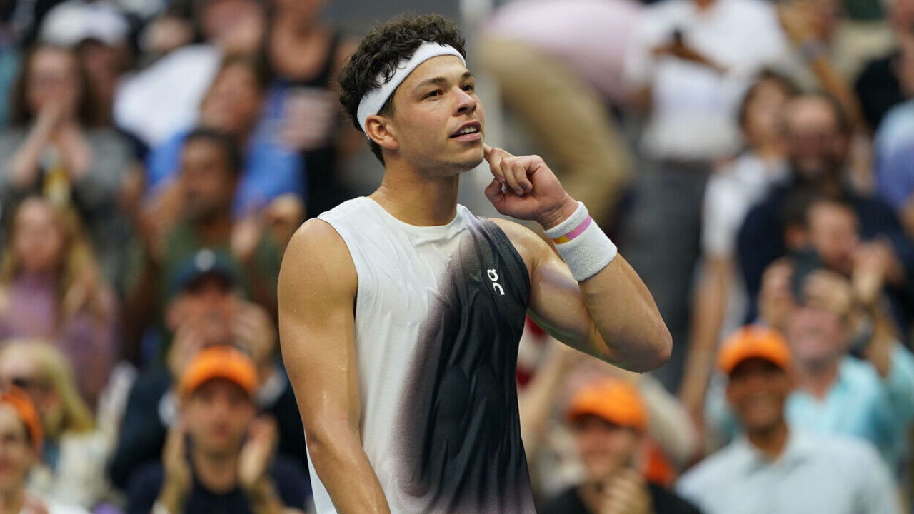 Tennis: US Open: Ben Shelton of the United States walks on the court against Alexander Zverev of Germany during the Men's Singles Final match at USTA Billie Jean King National Tennis Center. Flushing, NY 9/13/2026 CREDIT: Carlos M. Saavedra