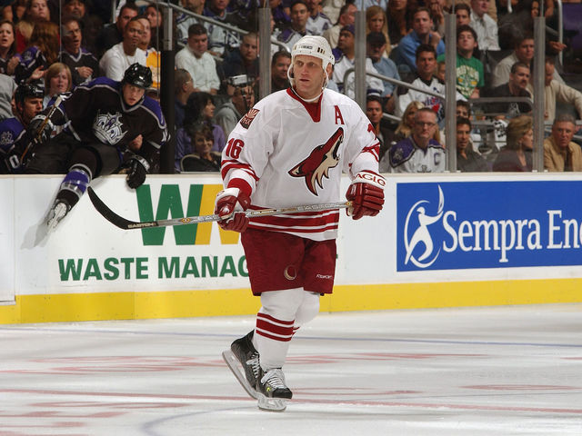 10 jerseys that just looked wrong on NHL greats