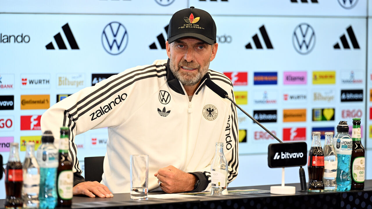 17 September 2026, Hesse, Frankfurt am Main: Soccer, national team, press conference on the roster for the first Nations League matches; national team coach Jürgen Klopp is sitting on the podium. Photo: Boris Roessler/dpa