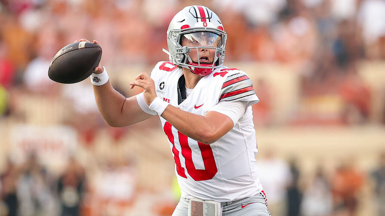 AUSTIN, TEXAS - SEPTEMBER 12: Julian Sayin #10 of the Ohio State Buckeyes passes the ball against the Texas Longhorns during the first quarter at Darrell K Royal-Texas Memorial Stadium on September 12, 2026 in Austin, Texas.