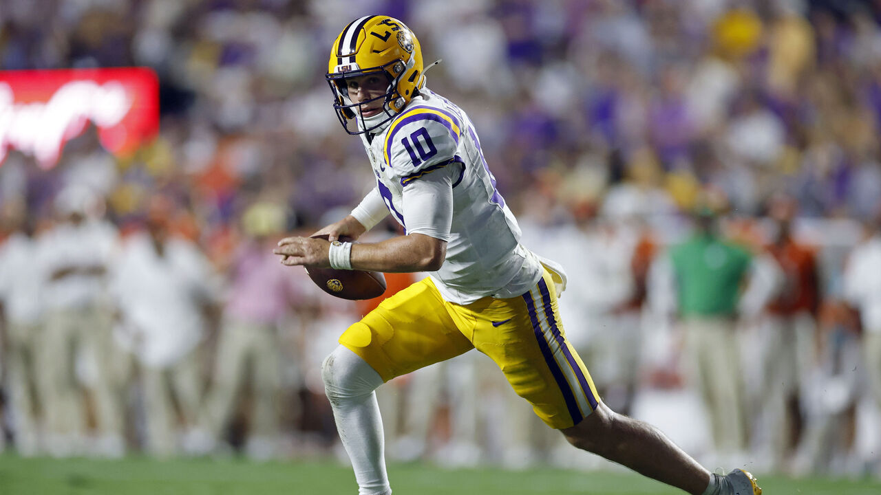 BATON ROUGE, LOUISIANA - SEPTEMBER 05: Quarterback Sam Leavitt #10 of the LSU Tigers runs the ball during the first half of a game at Tiger Stadium on September 05, 2026 in Baton Rouge, Louisiana.