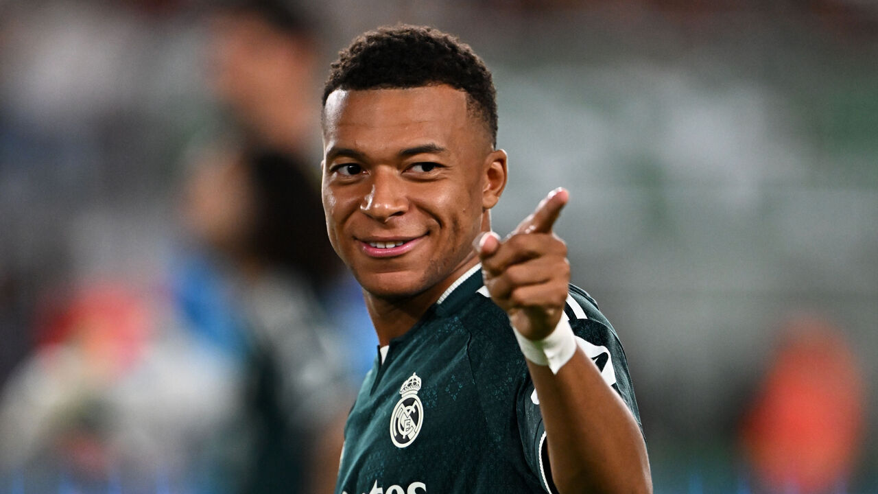 ELCHE, SPAIN - SEPTEMBER 15: Kylian Mbappe of Real Madrid reacts before the LaLiga EA Sports 2026/27 match between Elche CF and Real Madrid at Estadio Manuel Martinez Valero on September 15, 2026 in Elche, Spain.