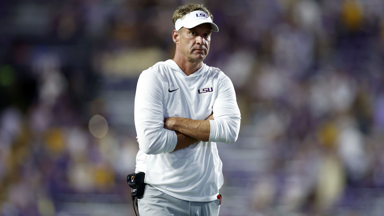 BATON ROUGE, LOUISIANA - SEPTEMBER 05: Head coach Lane Kiffin of the LSU Tigers reacts during the second half of a game at Tiger Stadium on September 05, 2026 in Baton Rouge, Louisiana.