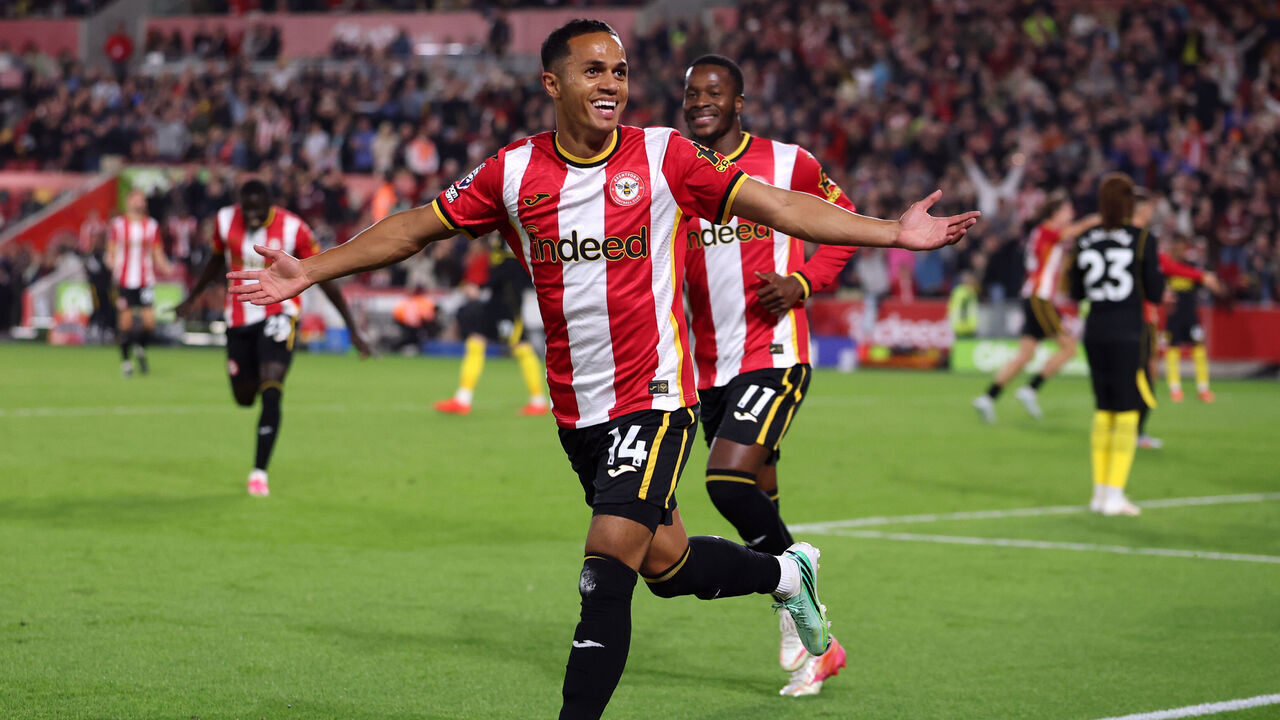 BRENTFORD, ENGLAND - SEPTEMBER 18: Fabio Carvalho of Brentford celebrates scoring his team’s third goal during the Premier League 2026/27 match between Brentford and Chelsea FC at Gtech Community Stadium on September 18, 2026 in Brentford, England.