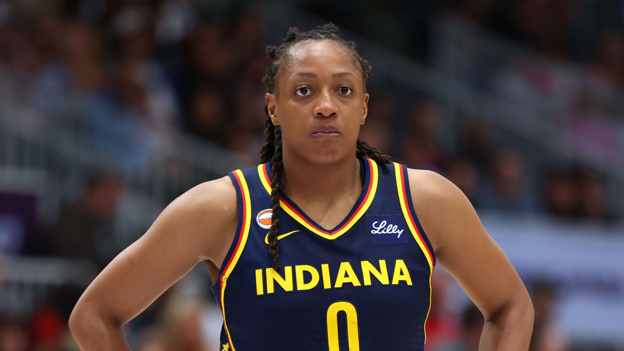 TORONTO, CANADA. - SEPTEMBER 18: Kelsey Mitchell #0 of the Indiana Fever looks on during the game against the Toronto Tempo on September 18, 2026 at Coca-Cola Coliseum in Toronto, Canada. Mandatory Copyright Notice: Copyright 2026 NBAE