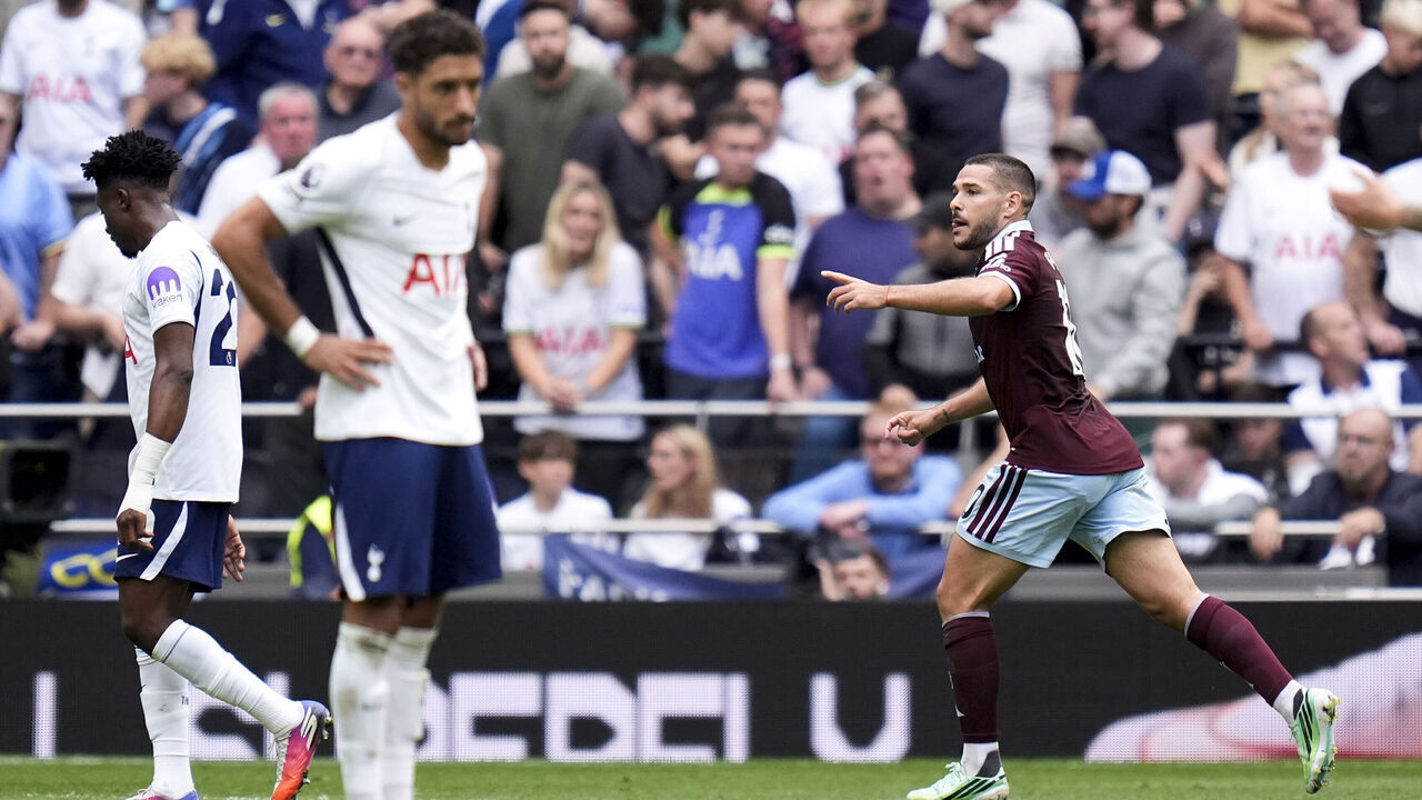 Aston Villa's Emiliano Buendia celebrates scoring his sides third goal during the Premier League match at the Tottenham Hotspur Stadium, London. Picture date: Saturday September 19, 2026.