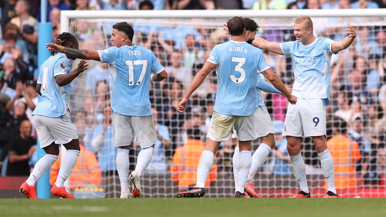 MANCHESTER, ENGLAND - SEPTEMBER 20: Erling Haaland of Manchester City celebrates scoring his team’s fifth goal with team mates during the Premier League 2026/27 match between Manchester City and Sunderland at Etihad Stadium on September 20, 2026 in Manchester, England.