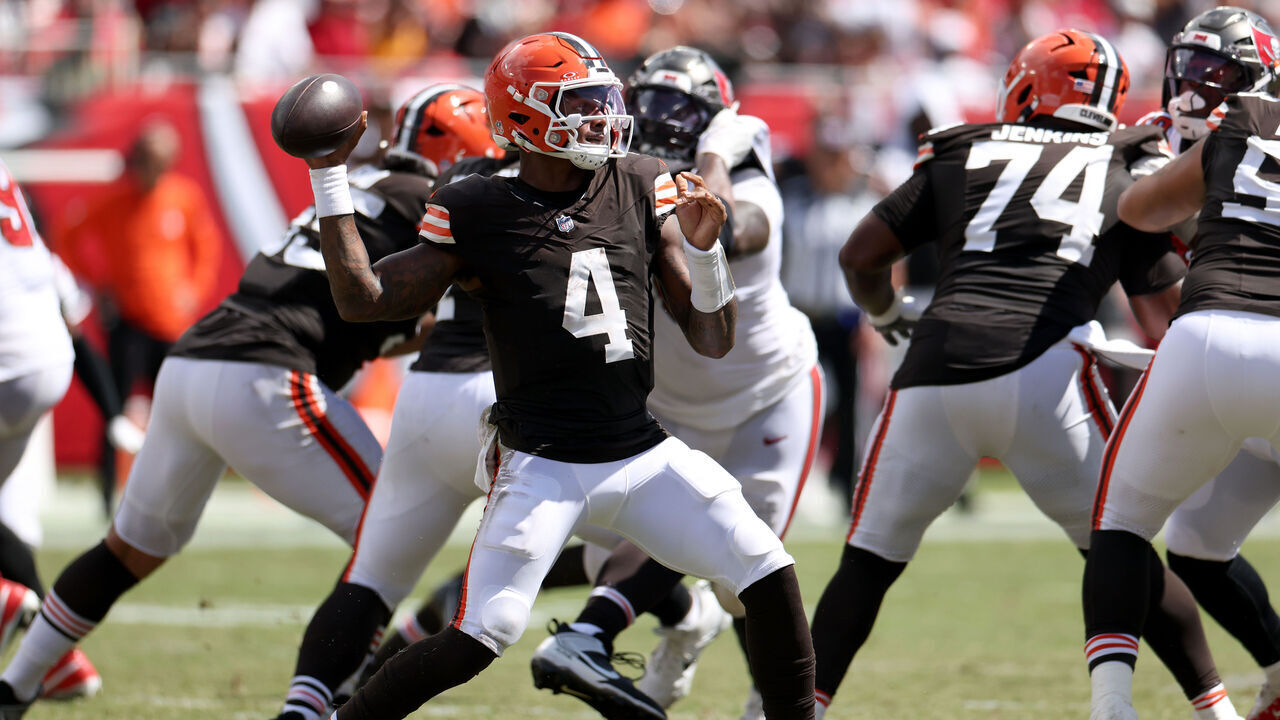 TAMPA, FLORIDA - SEPTEMBER 20: Deshaun Watson #4 of the Cleveland Browns passes the ball against the Tampa Bay Buccaneers during the third quarter of the game at Raymond James Stadium on September 20, 2026 in Tampa, Florida.