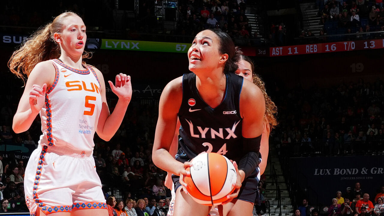 UNCASVILLE, CT - SEPTEMBER 20: Napheesa Collier #24 of the Minnesota Lynx drives to the basket during the game against the Connecticut Sun on September 20, 2026 at the Mohegan Sun Arena in Uncasville, Connecticut. Mandatory Copyright Notice: Copyright 2026 NBAE