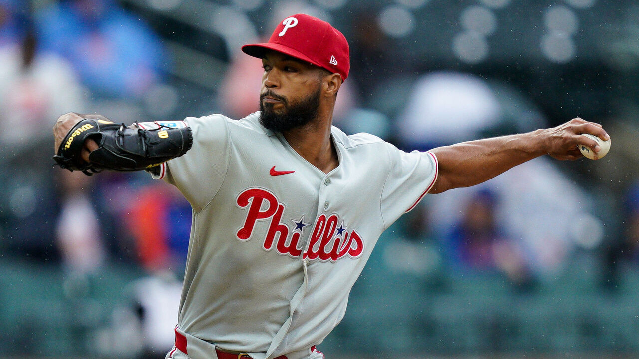 NEW YORK, NEW YORK - SEPTEMBER 20: Cristopher Sanchez #61 of the Philadelphia Phillies pitches in the third inning against the New York Mets at Citi Field on September 20, 2026 in New York City.