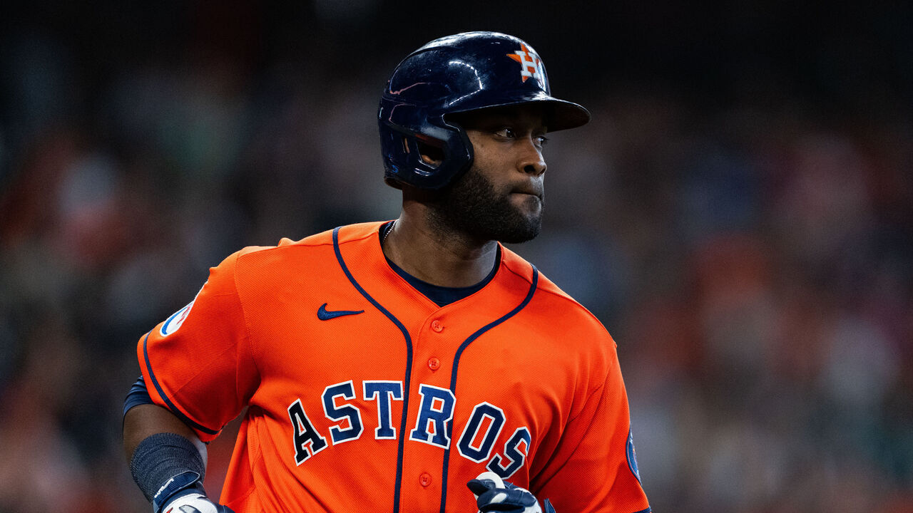 HOUSTON, TEXAS - SEPTEMBER 20: Yordan Alvarez #44 of the Houston Astros hits a single in the seventh inning against the Atlanta Braves at Daikin Park on September 20, 2026 in Houston, Texas.