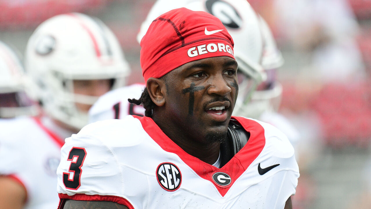 ATHENS, GEORGIA - SEPTEMBER 12: Nate Frazier #3 of the Georgia Bulldogs during a game between the Georgia Bulldogs and the Western Kentucky Hilltoppers at Sanford Stadium on September 12, 2026 in Athens, Georgia.