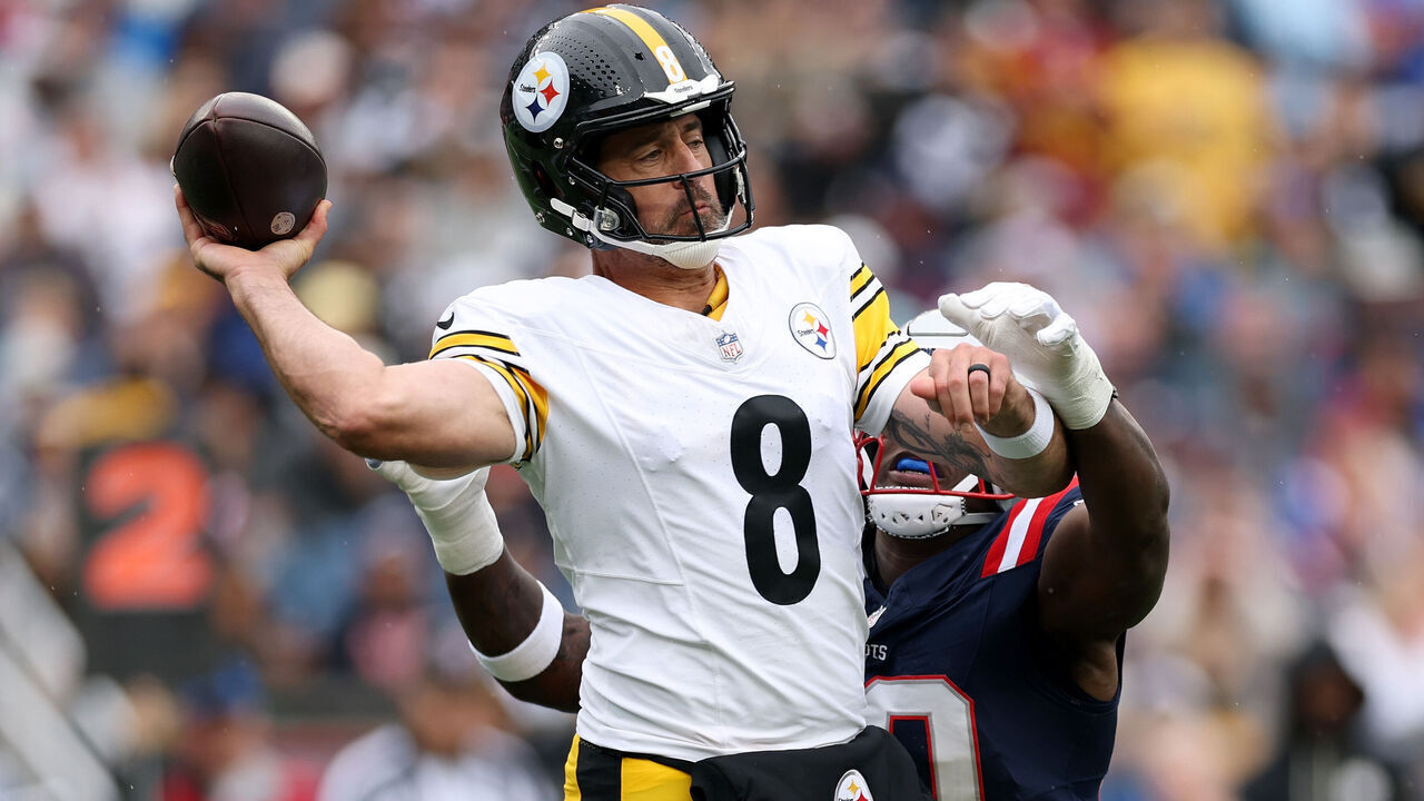 FOXBOROUGH, MASSACHUSETTS - SEPTEMBER 20: Aaron Rodgers #8 of the Pittsburgh Steelers is tackled by Gabe Jacas #50 of the New England Patriots during the first quarter of the game at Gillette Stadium on September 20, 2026 in Foxborough, Massachusetts.
